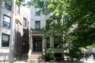 Building Photo - 3521 N Wilton Ave