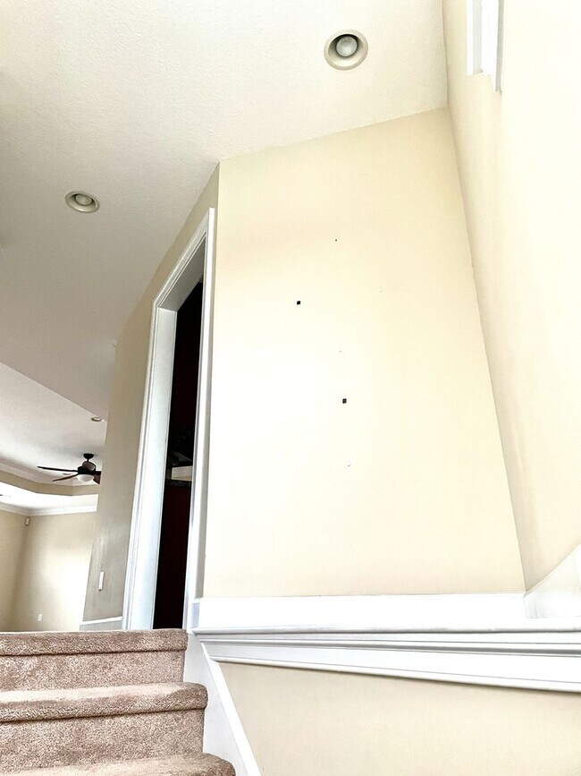 Building Photo - Beautifully Maintained Home in the Heart o...