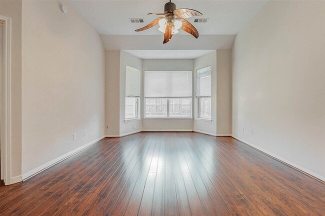 Building Photo - 155 Perfidia Dr
