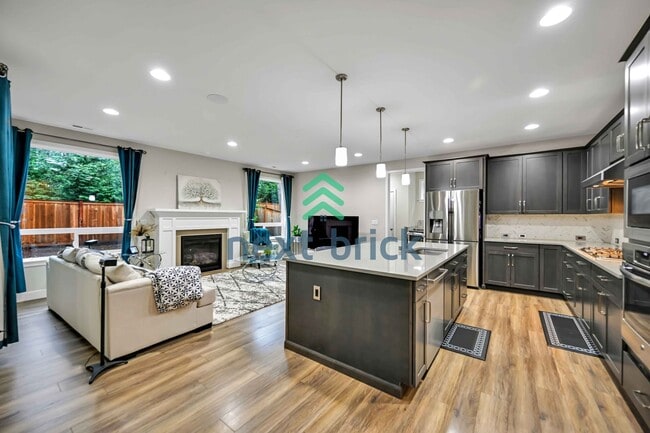 Building Photo - Stunning 4-Bedroom, 3-Bathroom East-Facing Cul-De-Sac Home in Laterra Estates