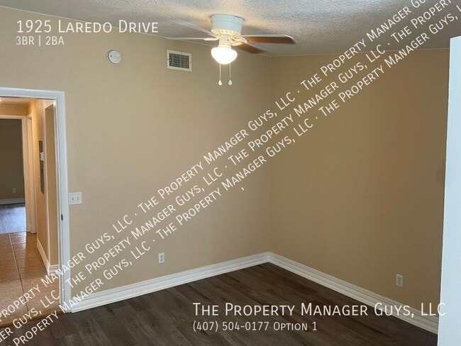 Building Photo - 1925 Laredo Dr