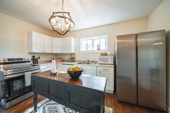 Building Photo - 161 Calhoun Rd