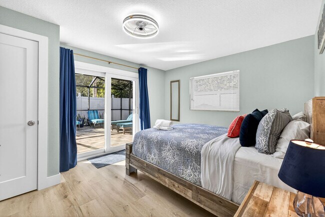 Building Photo - 1412 Gladys Cir