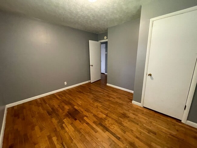 Building Photo - Cute 3/1 House in Calvert City Limits