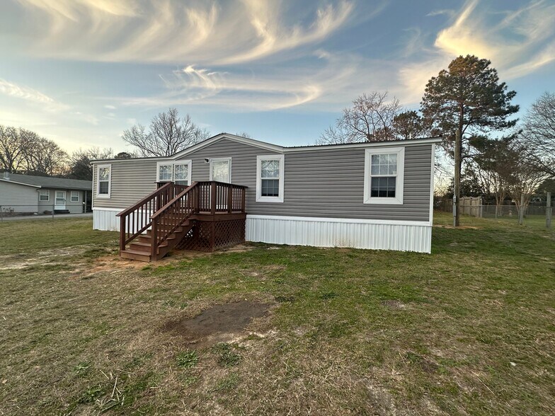 Building Photo - 118 Little Farm Ln