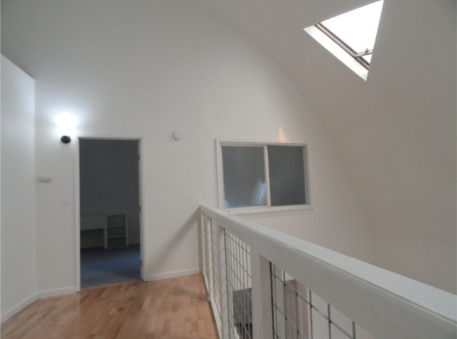 Building Photo - Spacious 2 story home located in West Golden Hills