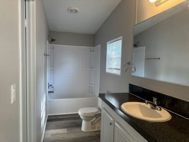 Building Photo - 9430 Paradise Dr