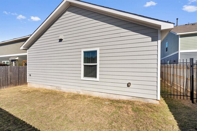 Building Photo - 7704 Poppy Petal Dr