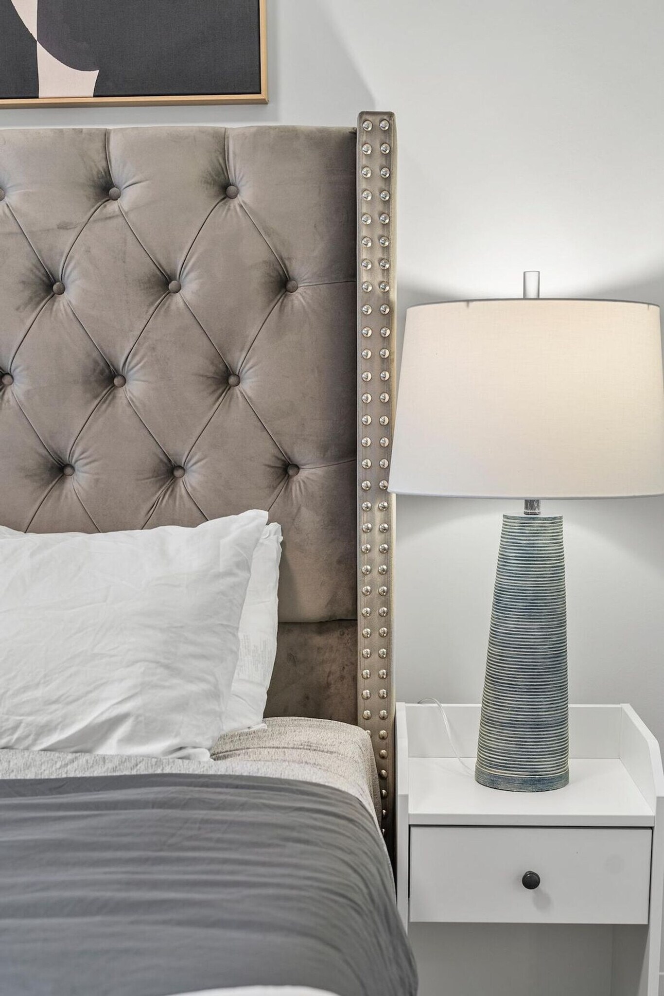 Building Photo - 280 Western Ave