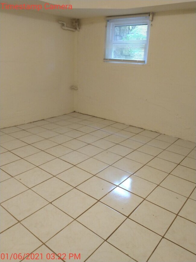 Building Photo - 2026-2027 - Housing on 14th St: 8 Bd Rm 3 ...