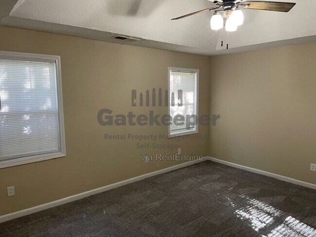 Building Photo - 385 Burch Rd