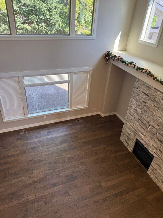 Building Photo - Single Family Home