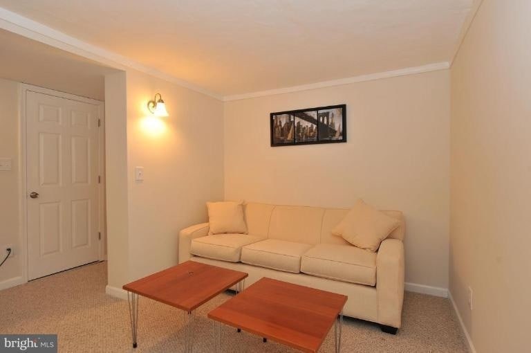 Den - 829 Florida Ave NE