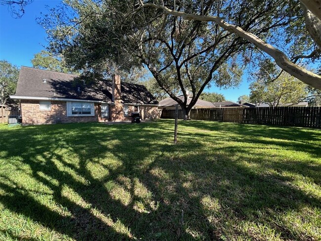 Building Photo - 1910 Winding Creek Dr