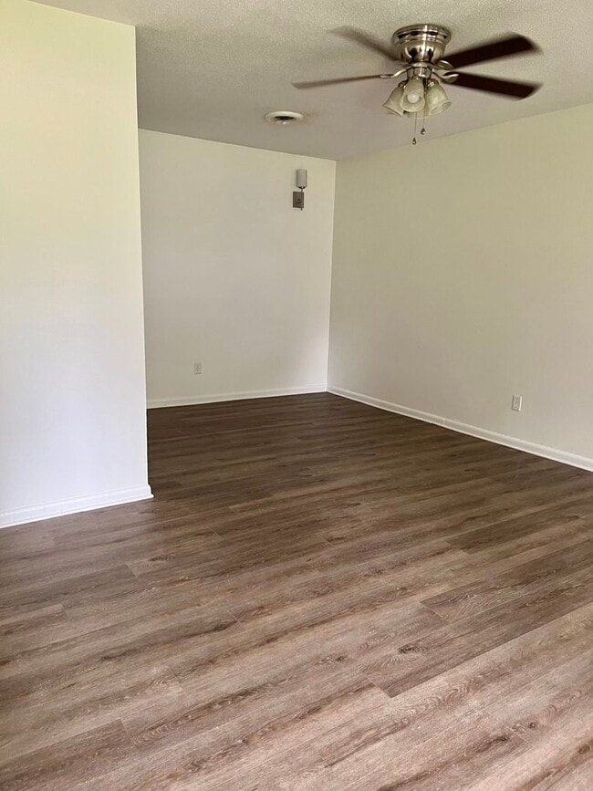 Building Photo - 510 Thyme Ct