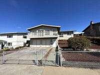 Building Photo - Beautiful Recently Remodeled Seaside Home ...