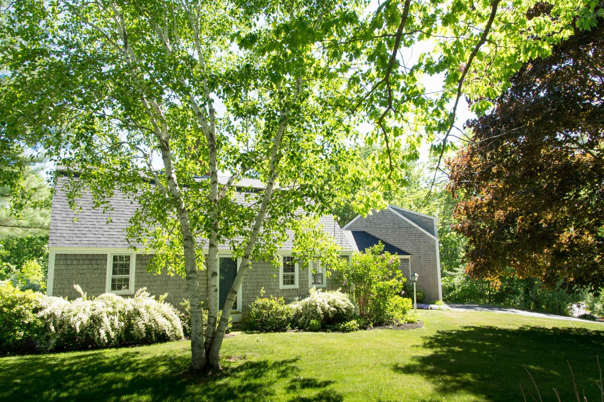 Front of Main Raeside Dame house; the apt is to the right and has a separate drive and entrance. - 103 Jennie Ln