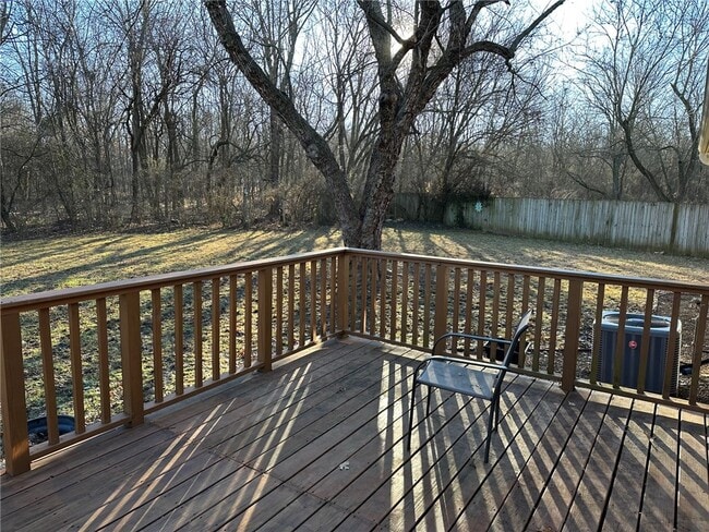 Building Photo - 332 W Nightingale Cir