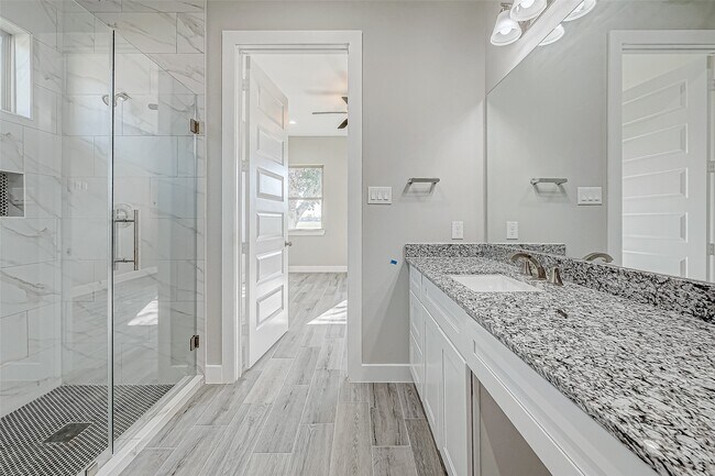 Building Photo - 3639 Needville Ave