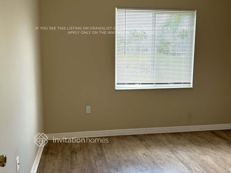 Building Photo - 4514 33rd Ct E