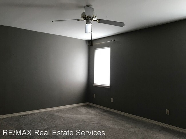 Building Photo - 3 br, 2.5 bath House - 10032 Georgetown