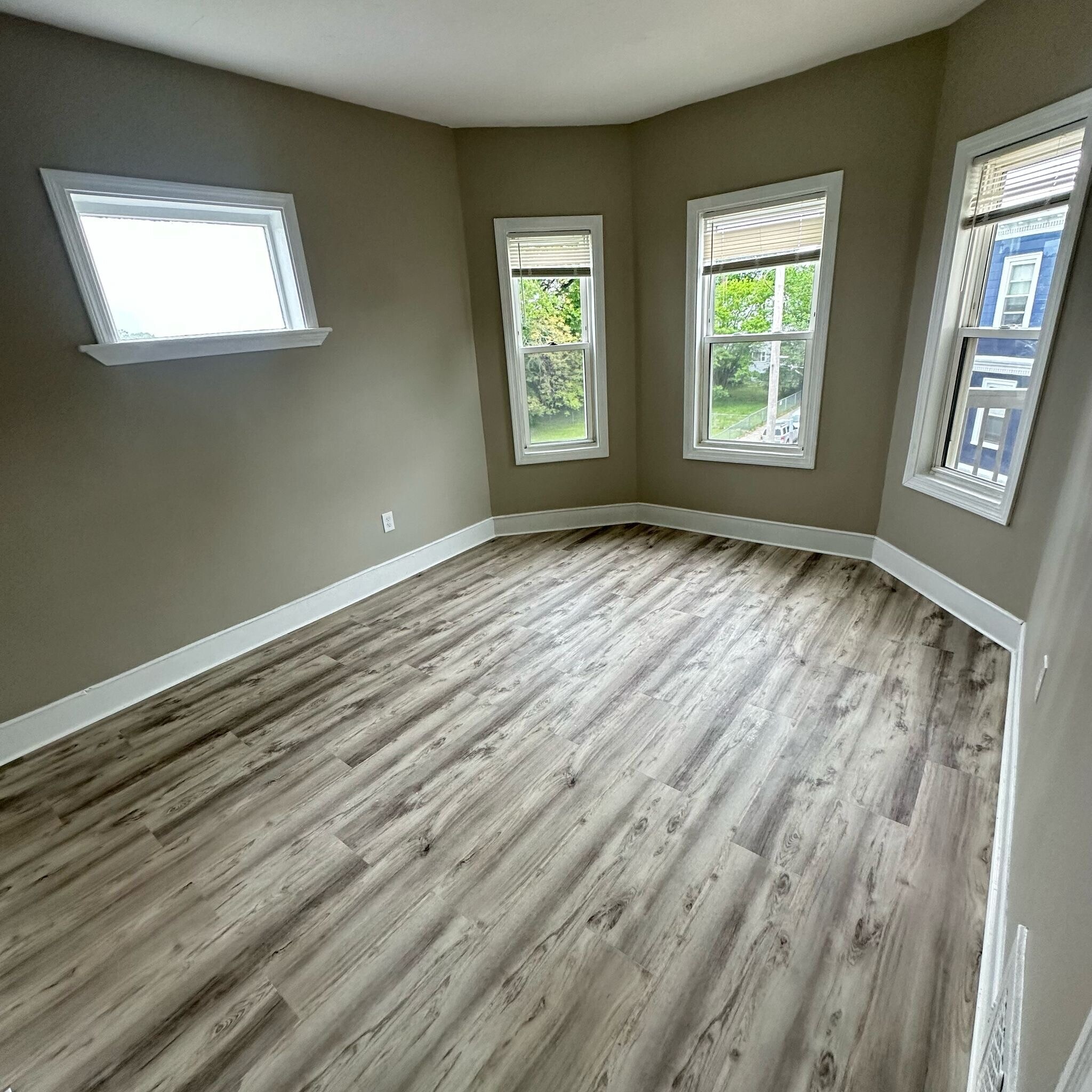 Building Photo - 89 Intervale St