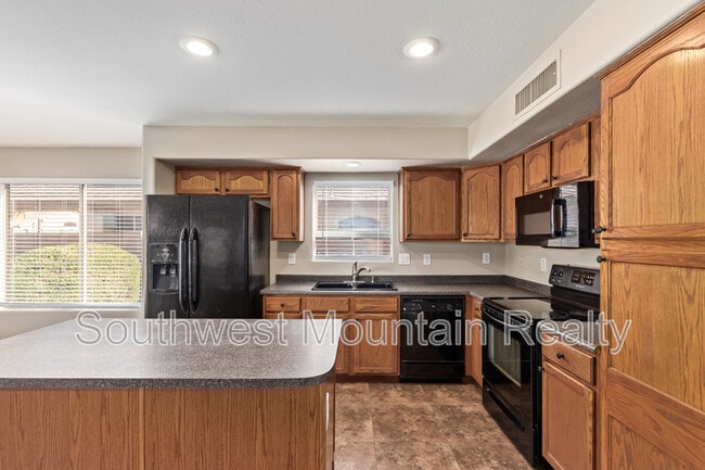 Building Photo - 42538 Sparks Ct