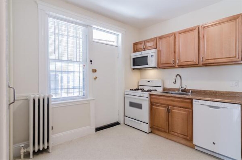 Building Photo - 19 Colliston Rd