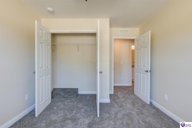 Building Photo - 203 Dixon Cir