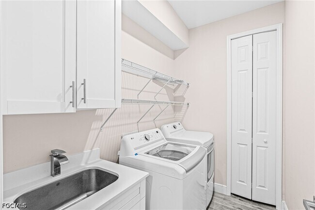 Building Photo - 4707 6th St W