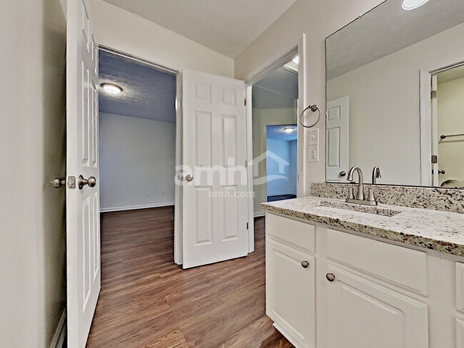 Building Photo - 1720 Mission Park Ct