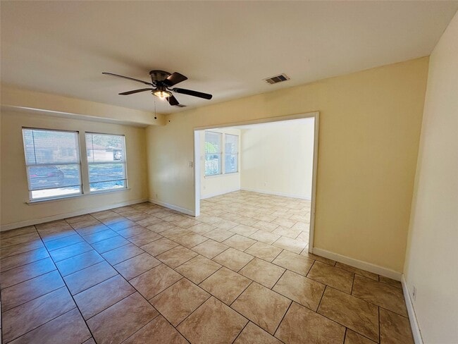 Building Photo - 6729 Lodge St