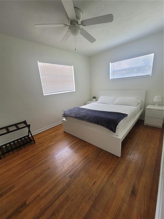 Building Photo - 2400 NE 57th Pl