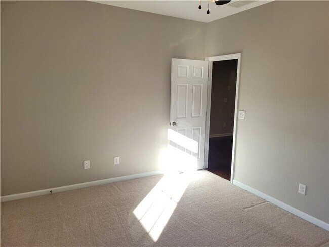 Building Photo - 108 Bradford Dr