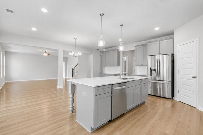 Building Photo - 115 Bre Dr