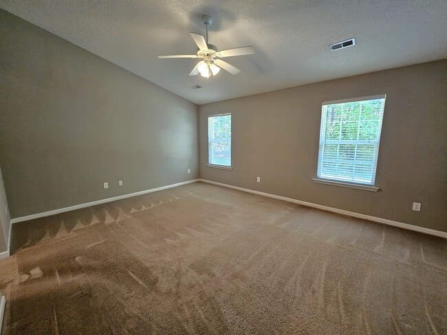 Building Photo - 35 Waukegan Way