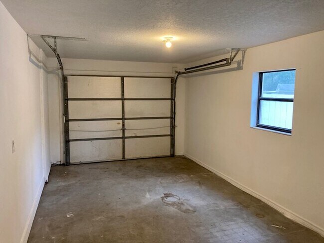 Building Photo - 6170 W Pinedale Cir