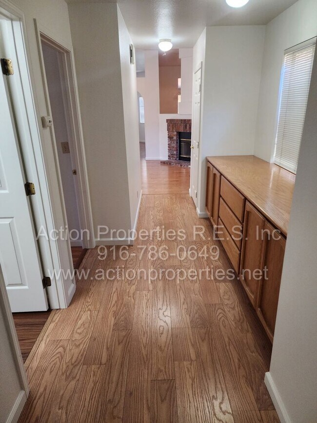 Building Photo - Move In Special! Woodcreek High School Walking Distance, West Roseville Single Story, , 4 Bed 2 B...