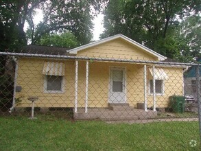 Building Photo - 6932 Hemlock St