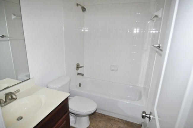 Building Photo - 1510 Biltmore Ln