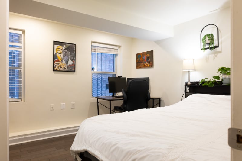 Building Photo - 1519 Park Rd NW