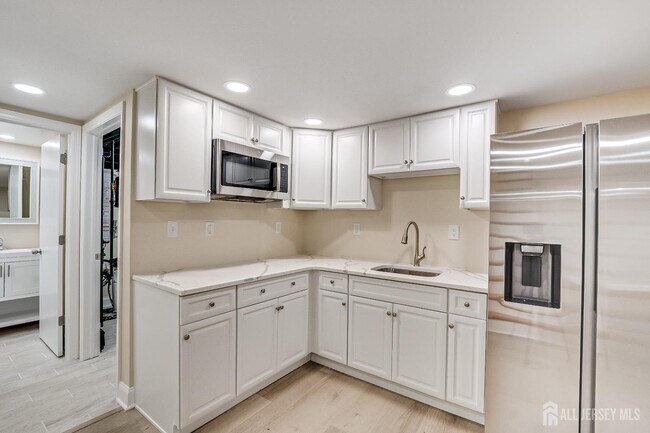 Building Photo - 92 Coleman St