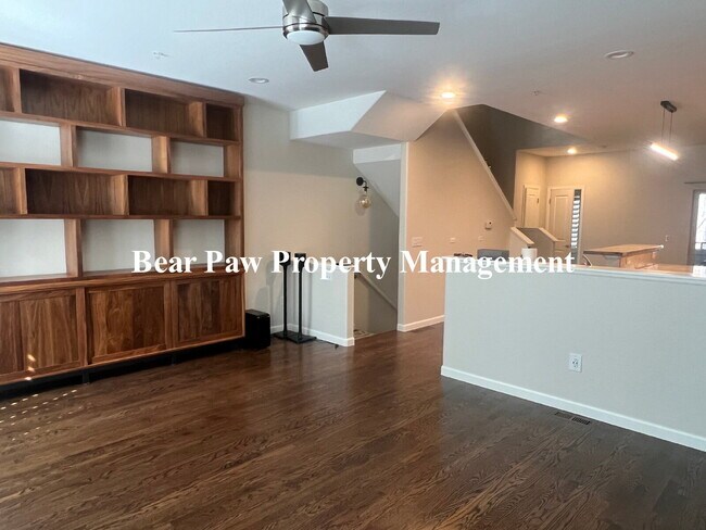 Building Photo - Beautiful Townhome in Belmar!!