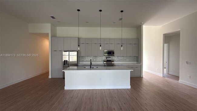 Building Photo - 241 Pembroke Dr