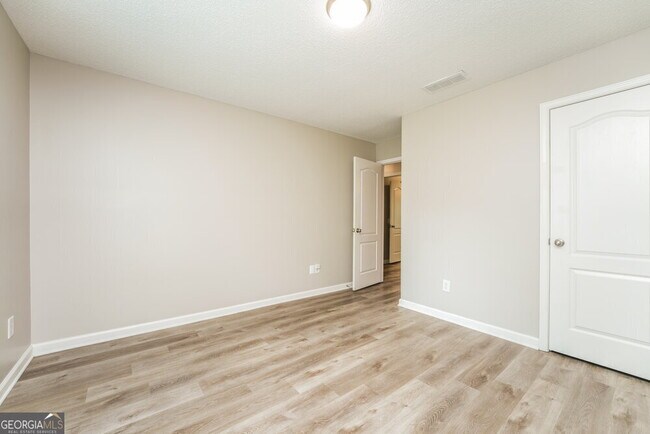 Building Photo - 2534 Marixa Dr
