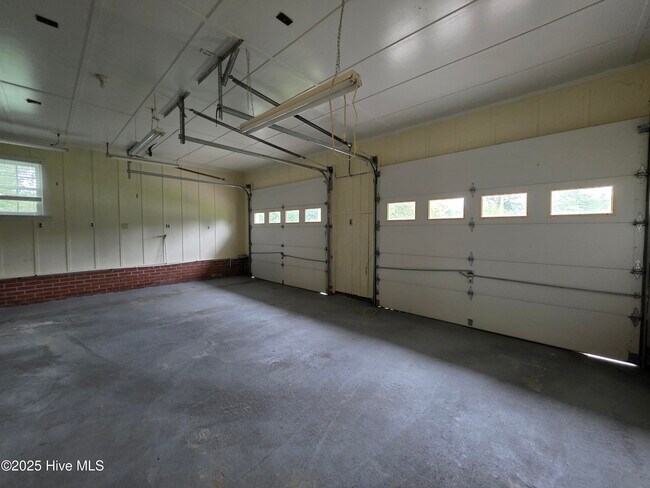 Building Photo - 204 Wharton St