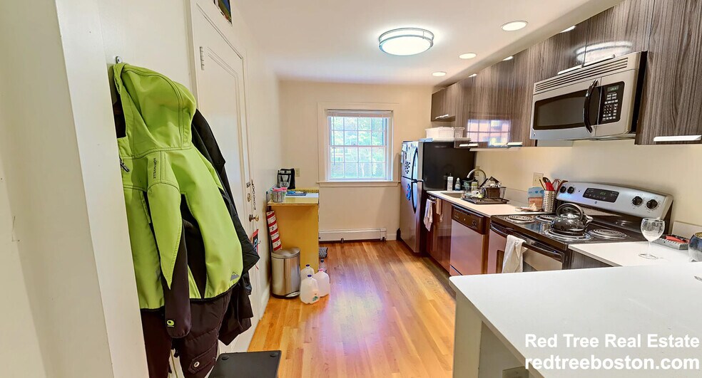 Building Photo - 67 Wyman St