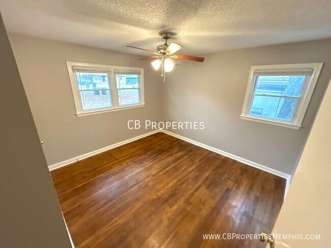 Building Photo - 3276 Aden St