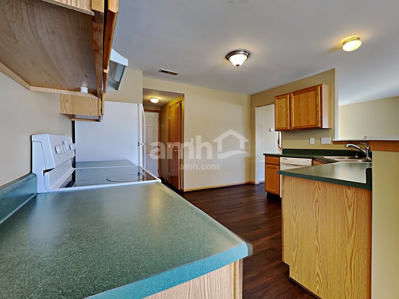 Building Photo - 7808 Hyatts Ln