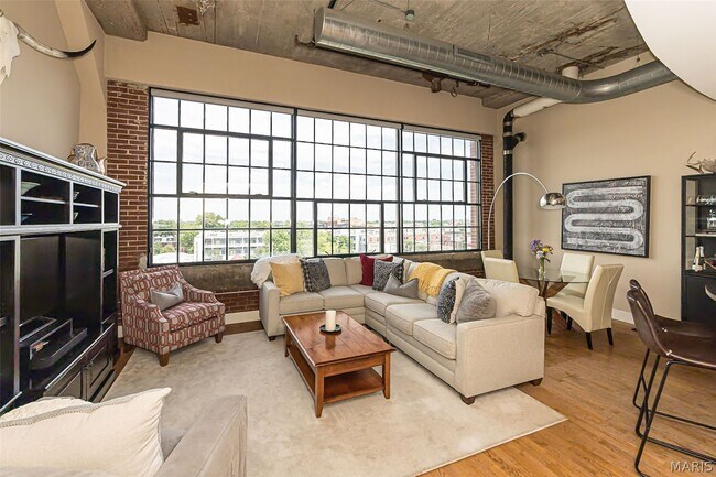 Building Photo - 4100 Forest Park Ave